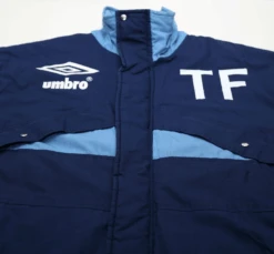 1990/92 SHEFFIELD WEDNESDAY Vintage Umbro Football Bench Coat Jacket (M)(1990 92 Sheffield Wednesday Vintage Umbro Football Bench Coat Jacket M) -Football Shirt Collective 1990 92 sheffield wednesday vintage umbro football bench coat jacket m 73399253762422