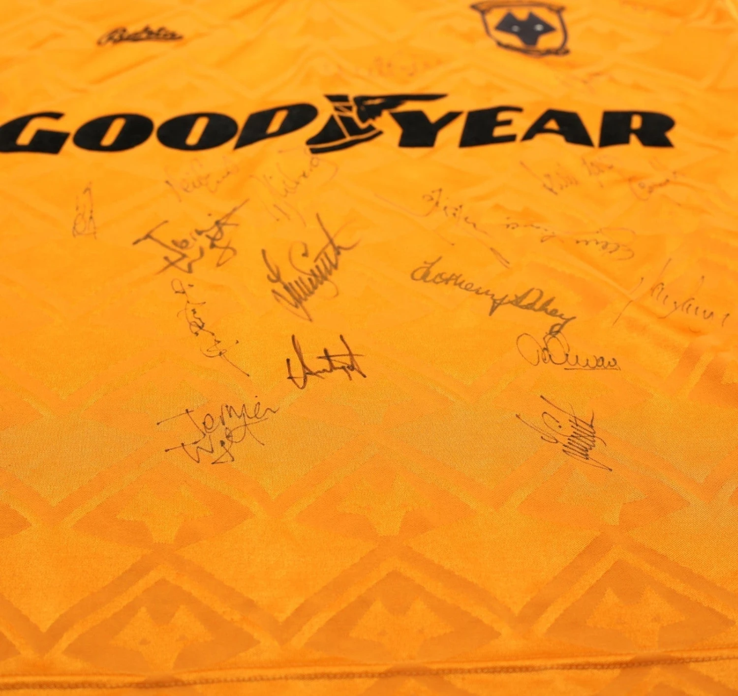 1991/92 WOLVERHAMPTON WANDERERS Vintage Bukta Home Football Shirt (M) SIGNED(1991 92 wolverhampton wanderers vintage bukta home football shirt m signed) 1991/92 WOLVERHAMPTON WANDERERS Vintage Bukta Home Football Shirt (M) SIGNED(1991 92 Wolverhampton Wanderers Vintage Bukta Home Football Shirt M Signed) -Football Shirt Collective 1991 92 wolverhampton wanderers vintage bukta home football shirt m signed 1177518933