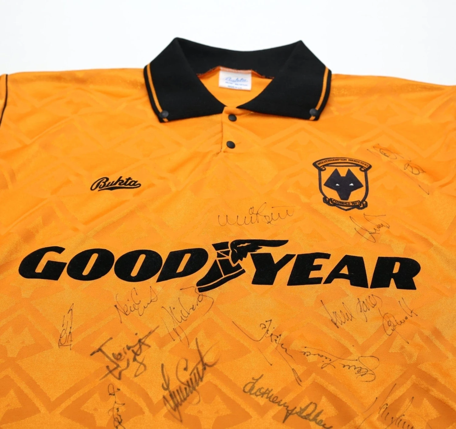 1991/92 WOLVERHAMPTON WANDERERS Vintage Bukta Home Football Shirt (M) SIGNED(1991 92 wolverhampton wanderers vintage bukta home football shirt m signed) 1991/92 WOLVERHAMPTON WANDERERS Vintage Bukta Home Football Shirt (M) SIGNED(1991 92 Wolverhampton Wanderers Vintage Bukta Home Football Shirt M Signed) -Football Shirt Collective 1991 92 wolverhampton wanderers vintage bukta home football shirt m signed 1177518935
