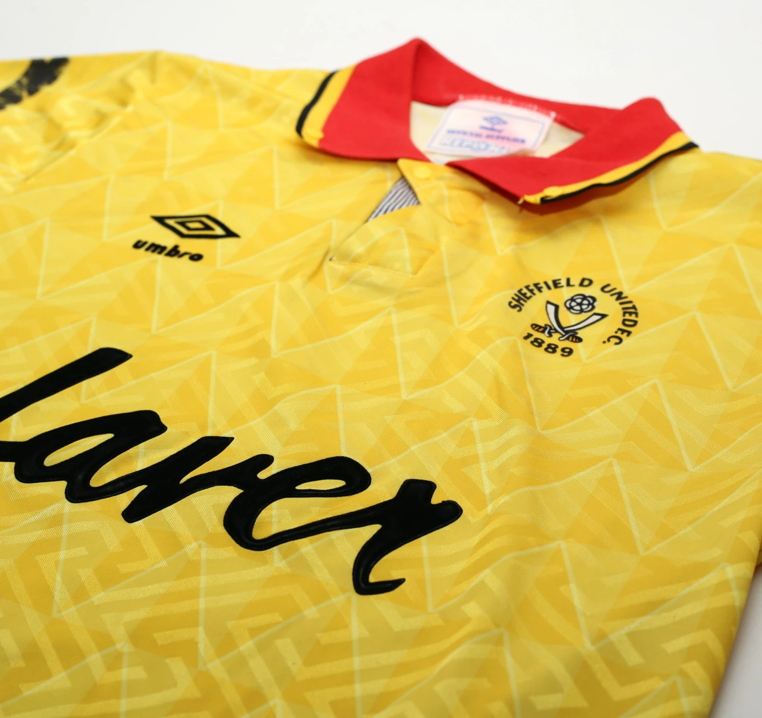 1991/93 Sheffield United Vintage Umbro Away Football Shirt (S)(1991 93 sheffield united vintage umbro away football shirt s) 1991/93 Sheffield United Vintage Umbro Away Football Shirt (S)(1991 93 Sheffield United Vintage Umbro Away Football Shirt S) -Football Shirt Collective 1991 93 sheffield united vintage umbro away football shirt s 73224457716086 scaled