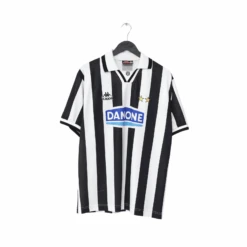 1994/95 JUVENTUSVintage Kappa Home Football Shirt (L)(1994 95 Juventus Vintage Kappa Home Football Shirt L)