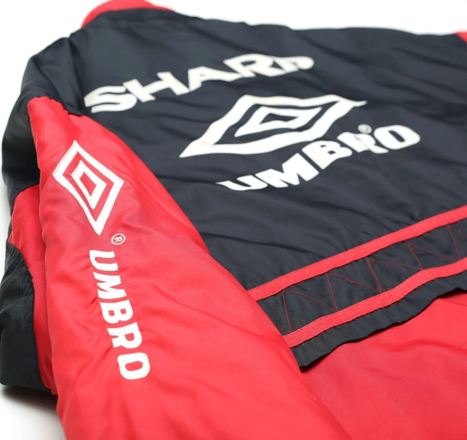 1994/95 MANCHESTER UNITED Vintage Umbro Bench Coat Jacket (M) Alex Ferguson(1994 95 manchester united vintage umbro bench coat jacket m alex ferguson) 1994/95 MANCHESTER UNITED Vintage Umbro Bench Coat Jacket (M) Alex Ferguson(1994 95 Manchester United Vintage Umbro Bench Coat Jacket M Alex Ferguson) -Football Shirt Collective 1994 95 manchester united vintage umbro bench coat jacket m alex ferguson 73399426253174