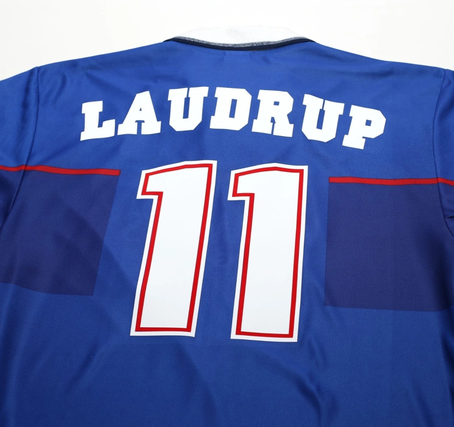 1997/99 LAUDRUP #11 Rangers Vintage Nike Home Football Shirt (L)(1997 99 laudrup 11 rangers vintage nike home football shirt l) 1997/99 LAUDRUP #11 Rangers Vintage Nike Home Football Shirt (L)(1997 99 Laudrup 11 Rangers Vintage Nike Home Football Shirt L) -Football Shirt Collective 1997 99 laudrup 11 rangers vintage nike home football shirt l 1181567021
