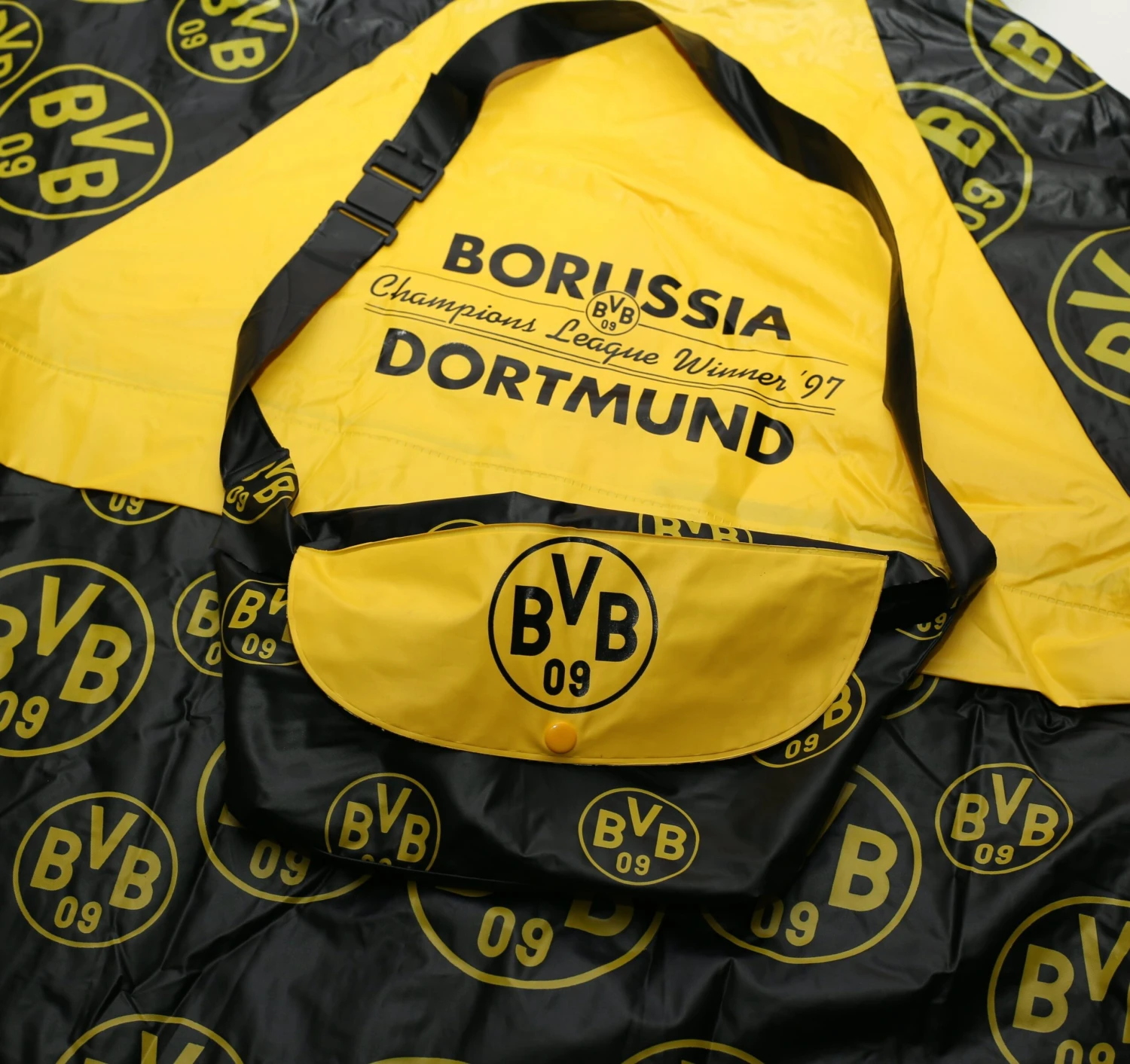 1997 BORUSSIA DORTMUND Vintage Champions League Winners Football Rain Jacket (S) BNWOT(1997 borussia dortmund vintage champions league winners football rain jacket s) 1997 BORUSSIA DORTMUND Vintage Champions League Winners Football Rain Jacket (S) BNWOT(1997 Borussia Dortmund Vintage Champions League Winners Football Rain Jacket S) -Football Shirt Collective 1997 borussia dortmund vintage champions league winners football rain jacket s bnwot 1175908989 scaled