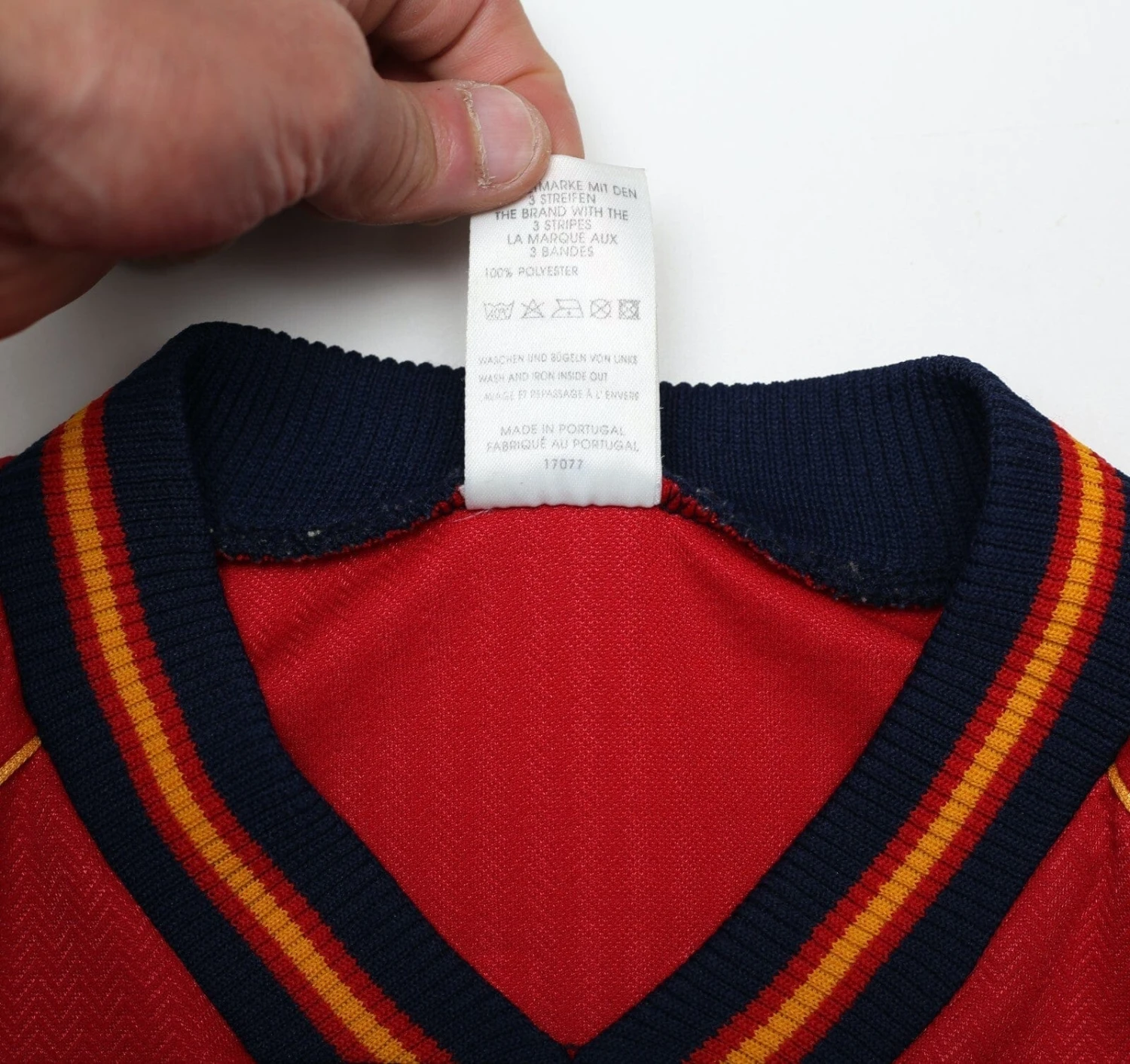 1998/99 RAUL #10 Spain Vintage adidas Home Football Shirt (M)(1998 99 raul 10 spain vintage adidas home football shirt m) 1998/99 RAUL #10 Spain Vintage Adidas Home Football Shirt (M)(1998 99 Raul 10 Spain Vintage Adidas Home Football Shirt M) -Football Shirt Collective 1998 99 raul 10 spain vintage adidas home football shirt m 1173179069