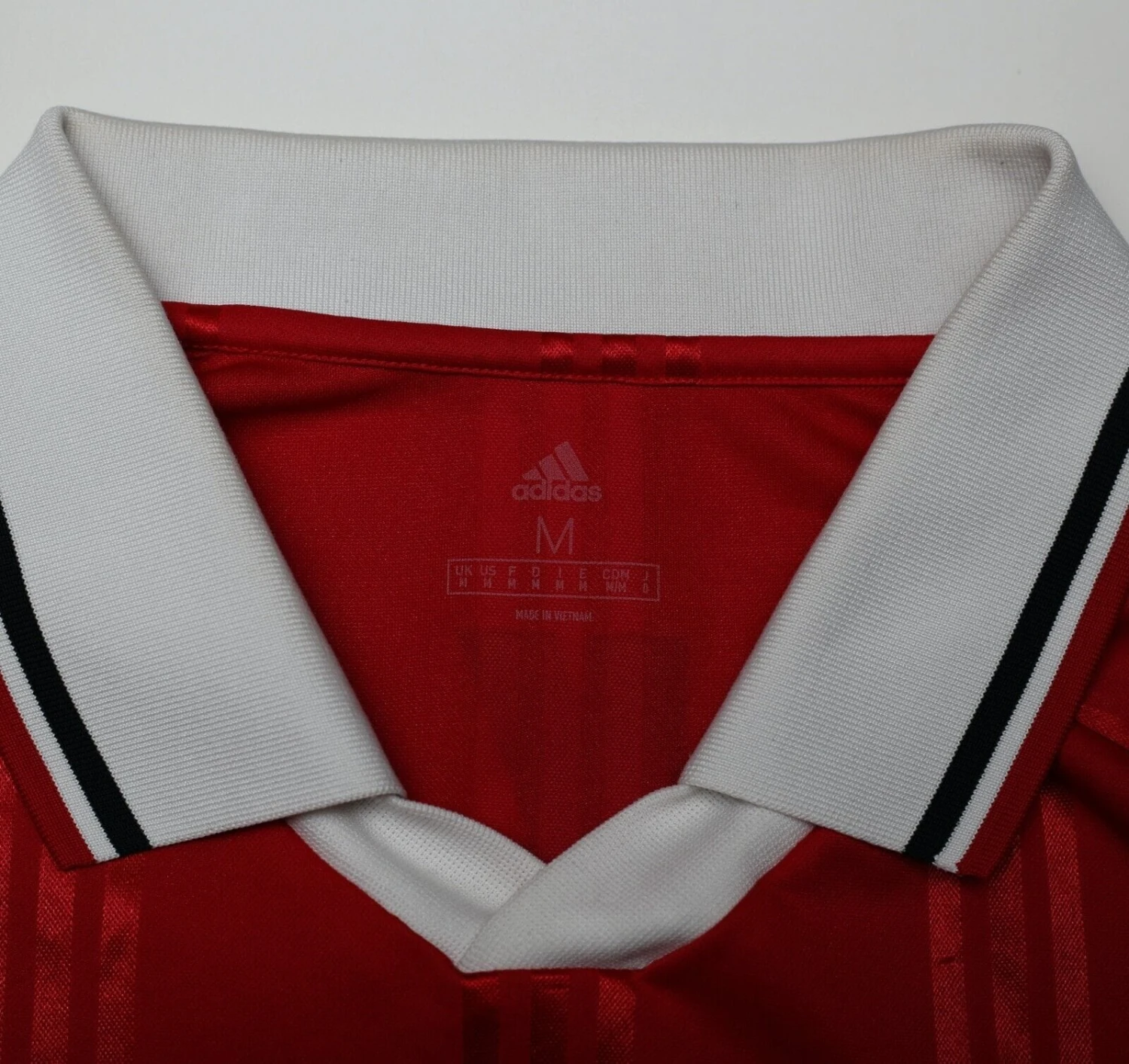 1999 SOLSKJAER #20 Manchester United adidas Icons L/S Treble Football Shirt (M)(1999 solskjaer 20 manchester united adidas icons l s treble football shirt m) 1999 SOLSKJAER #20 Manchester United Adidas Icons L/S Treble Football Shirt (M)(1999 Solskjaer 20 Manchester United Adidas Icons L S Treble Football Shirt M) -Football Shirt Collective 1999 solskjaer 20 manchester united adidas icons l s treble football shirt m 1145924098