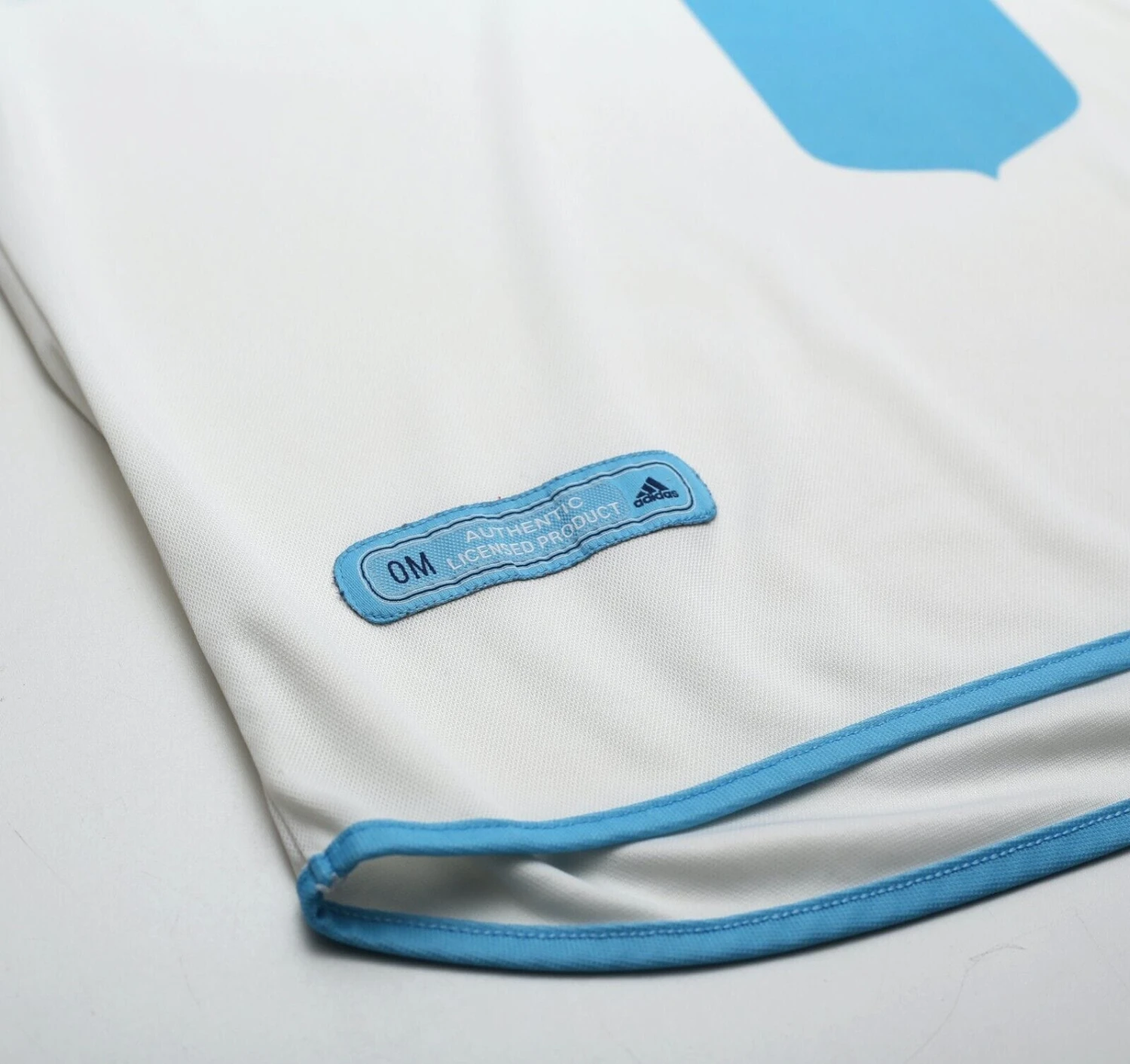 2000/01 MARSEILLE Vintage adidas Home Football Shirt (M)(2000 01 marseille vintage adidas home football shirt m) 2000/01 MARSEILLE Vintage Adidas Home Football Shirt (M)(2000 01 Marseille Vintage Adidas Home Football Shirt M) -Football Shirt Collective 2000 01 marseille vintage adidas home football shirt m 1145524948