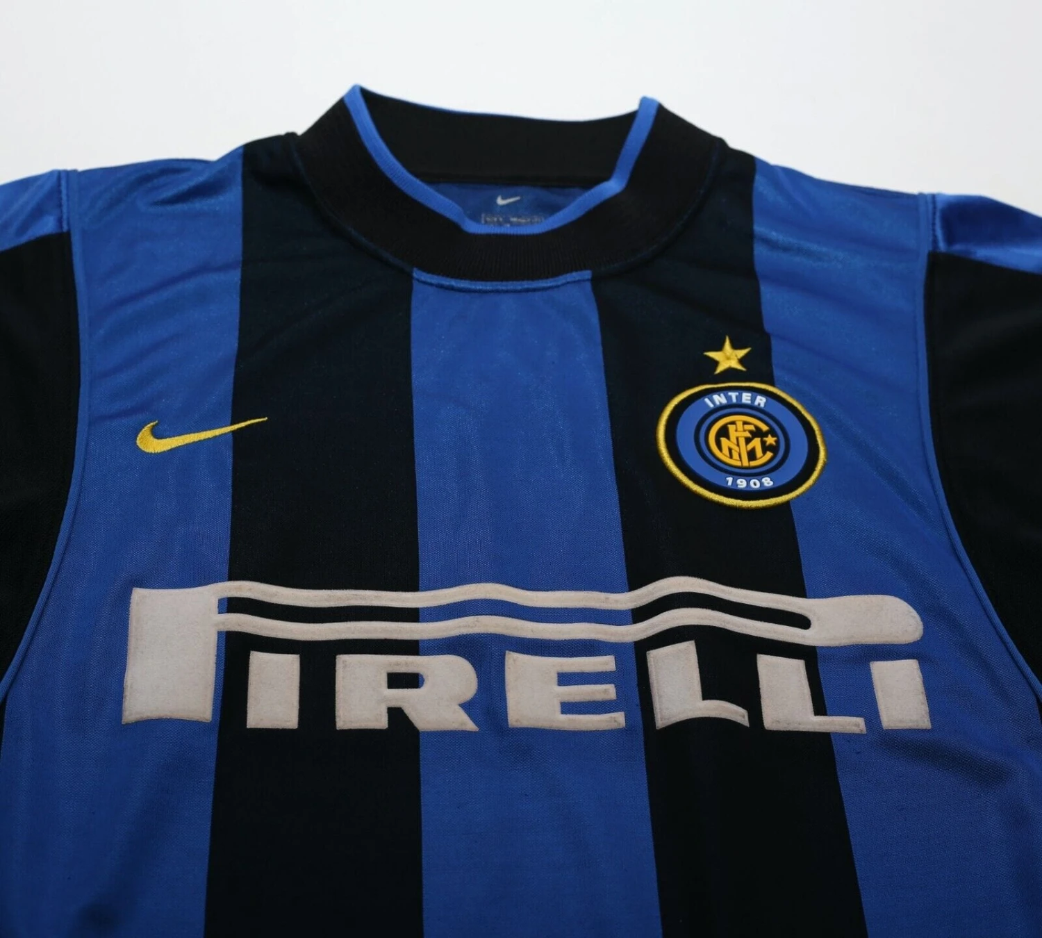 2000/01 VIERI #32 Inter Milan Vintage Nike Home Football Shirt Jersey (S/M)(2000 01 vieri 32 inter milan vintage nike home football shirt jersey s m) 2000/01 VIERI #32 Inter Milan Vintage Nike Home Football Shirt Jersey (S/M)(2000 01 Vieri 32 Inter Milan Vintage Nike Home Football Shirt Jersey S M) -Football Shirt Collective 2000 01 vieri 32 inter milan vintage nike home football shirt jersey s m 41842042503415