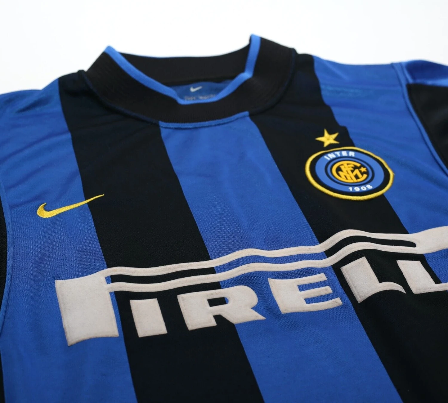 2000/01 VIERI #32 Inter Milan Vintage Nike Home Football Shirt Jersey (S/M)(2000 01 vieri 32 inter milan vintage nike home football shirt jersey s m) 2000/01 VIERI #32 Inter Milan Vintage Nike Home Football Shirt Jersey (S/M)(2000 01 Vieri 32 Inter Milan Vintage Nike Home Football Shirt Jersey S M) -Football Shirt Collective 2000 01 vieri 32 inter milan vintage nike home football shirt jersey s m 41842042568951