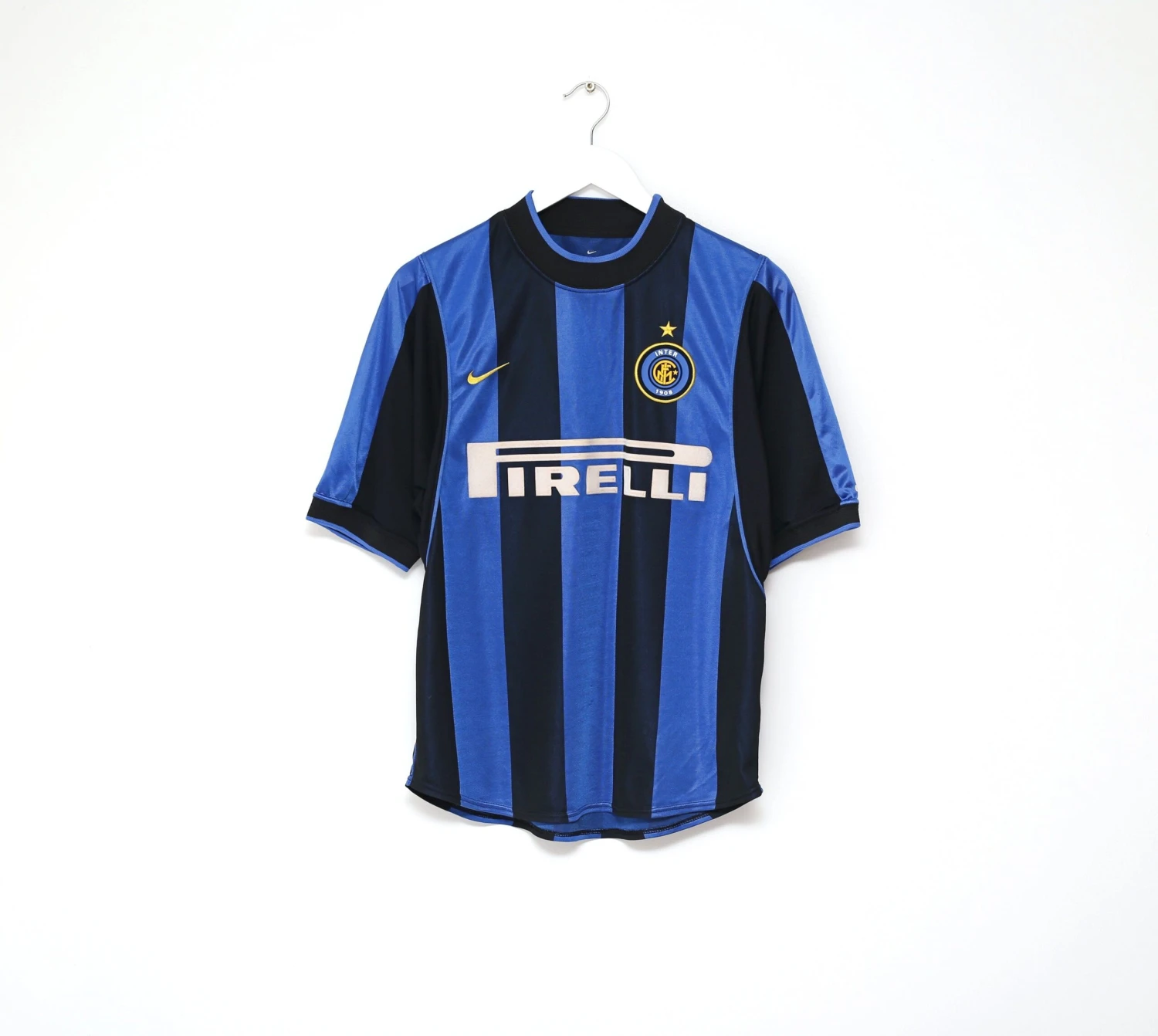 2000/01 VIERI #32 Inter Milan Vintage Nike Home Football Shirt Jersey (S/M)(2000 01 vieri 32 inter milan vintage nike home football shirt jersey s m) 2000/01 VIERI #32 Inter Milan Vintage Nike Home Football Shirt Jersey (S/M)(2000 01 Vieri 32 Inter Milan Vintage Nike Home Football Shirt Jersey S M) -Football Shirt Collective 2000 01 vieri 32 inter milan vintage nike home football shirt jersey s m 41842374639863 scaled