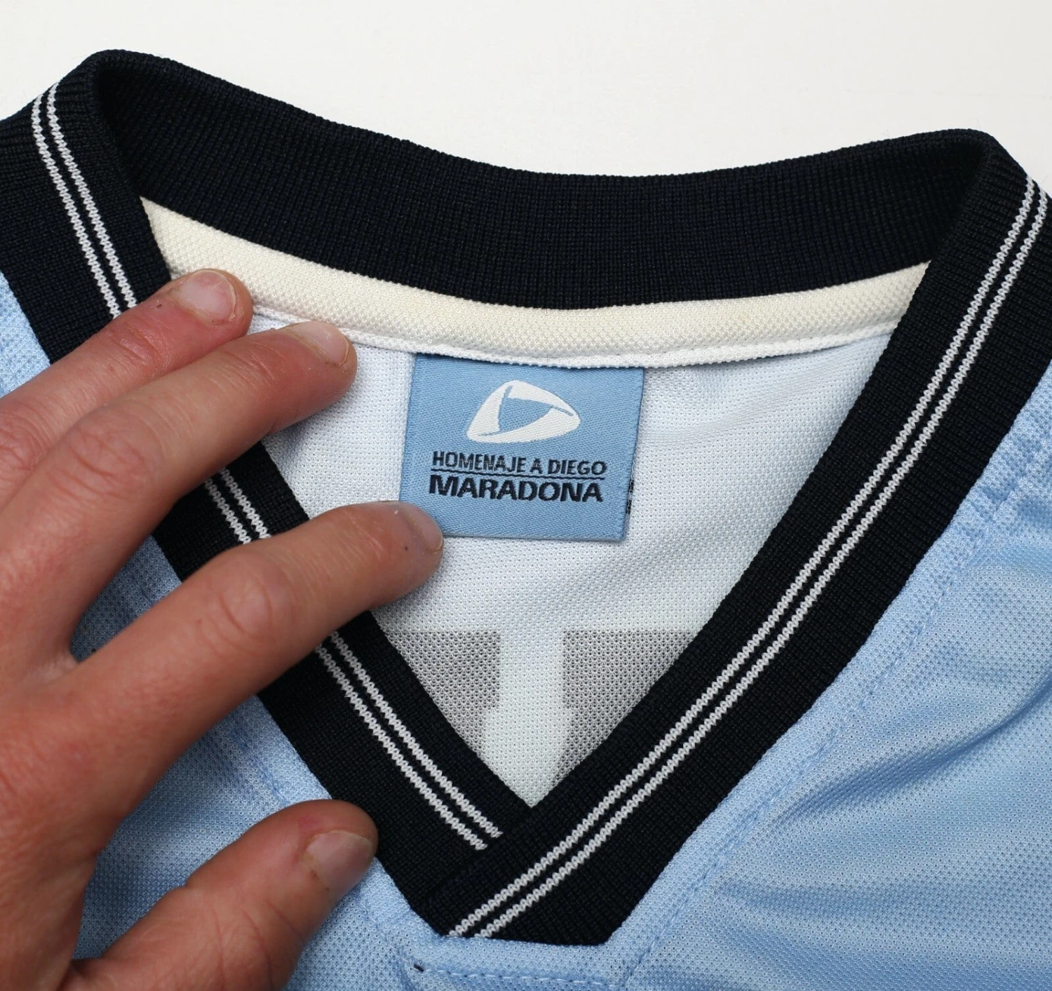 2001 MARADONA #10 Argentina Vintage FILA Testimonial Football Shirt (XL)(2001 maradona 10 argentina vintage fila testimonial football shirt xl) 2001 MARADONA #10 Argentina Vintage FILA Testimonial Football Shirt (XL)(2001 Maradona 10 Argentina Vintage Fila Testimonial Football Shirt Xl) -Football Shirt Collective 2001 maradona 10 argentina vintage fila testimonial football shirt xl 1169747010