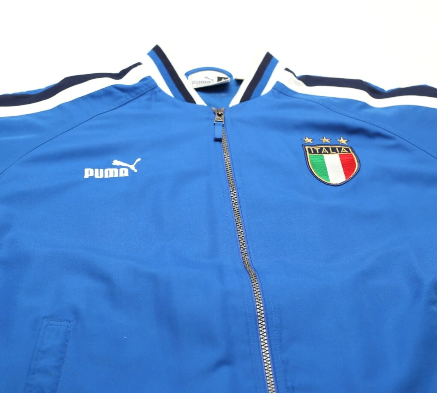 2003/04 ITALY Vintage PUMA KING Football Track Top Jacket (L) Euro 2004(2003 04 italy vintage puma king football track top jacket l euro 2004) 2003/04 ITALY Vintage PUMA KING Football Track Top Jacket (L) Euro 2004(2003 04 Italy Vintage Puma King Football Track Top Jacket L Euro 2004) -Football Shirt Collective 2003 04 italy vintage puma king football track top jacket l euro 2004 41547300700407
