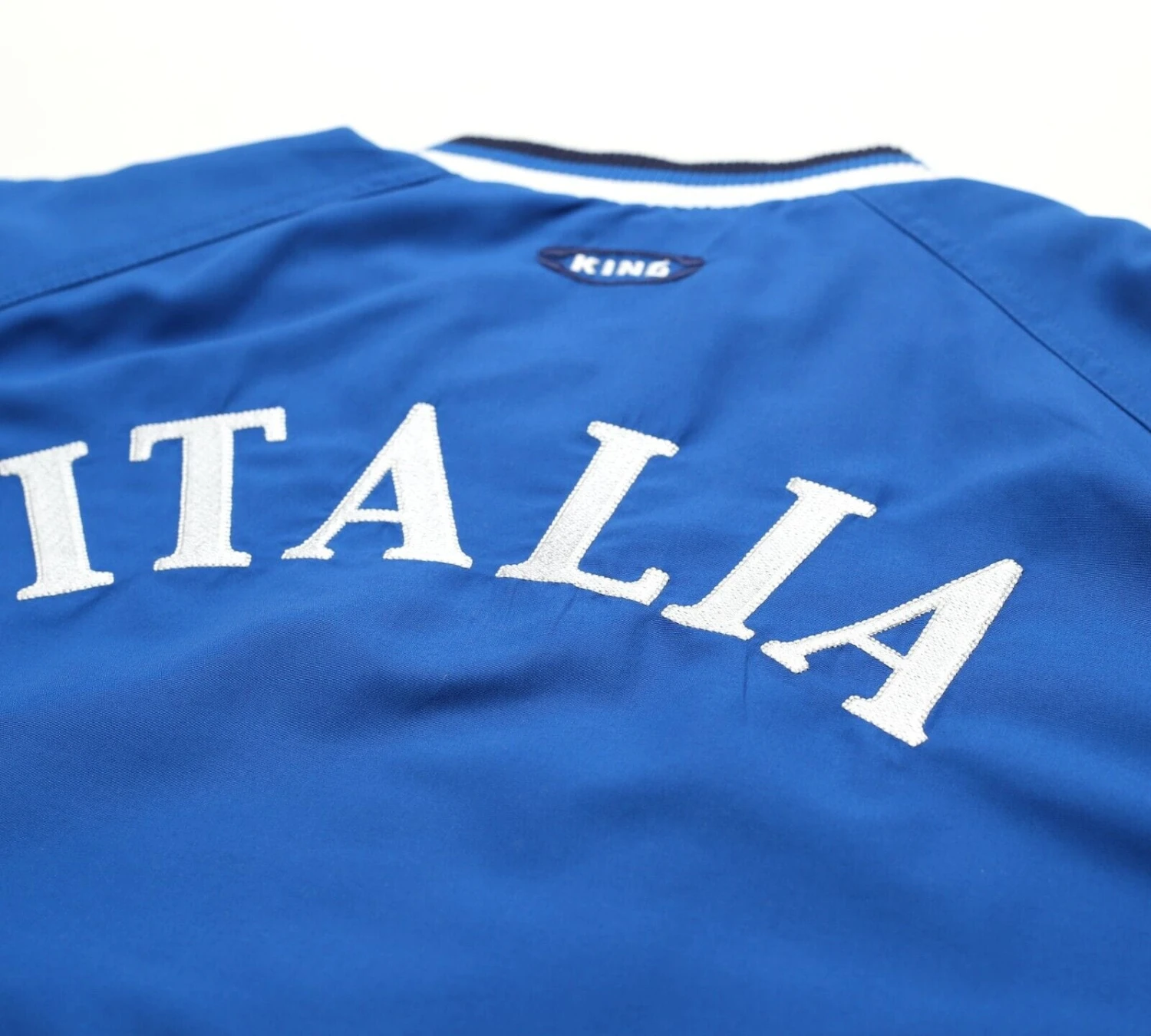 2003/04 ITALY Vintage PUMA KING Football Track Top Jacket (L) Euro 2004(2003 04 italy vintage puma king football track top jacket l euro 2004) 2003/04 ITALY Vintage PUMA KING Football Track Top Jacket (L) Euro 2004(2003 04 Italy Vintage Puma King Football Track Top Jacket L Euro 2004) -Football Shirt Collective 2003 04 italy vintage puma king football track top jacket l euro 2004 41547300864247