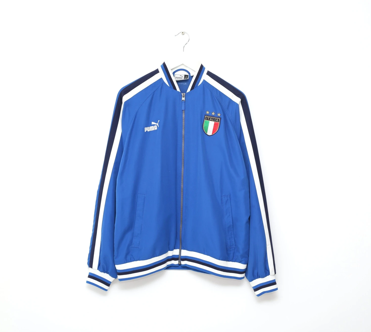 2003/04 ITALY Vintage PUMA KING Football Track Top Jacket (L) Euro 2004(2003 04 italy vintage puma king football track top jacket l euro 2004) 2003/04 ITALY Vintage PUMA KING Football Track Top Jacket (L) Euro 2004(2003 04 Italy Vintage Puma King Football Track Top Jacket L Euro 2004) -Football Shirt Collective 2003 04 italy vintage puma king football track top jacket l euro 2004 41554692342007 scaled