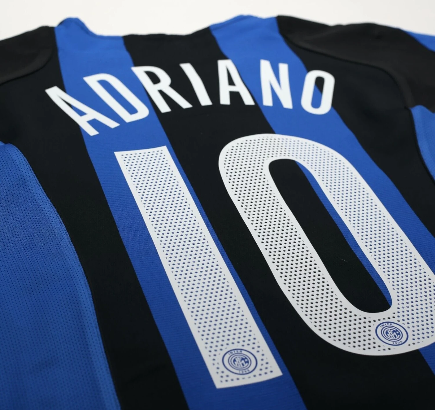 2004/05 ADRIANO #10 Inter Milan Vintage Nike Home Football Shirt (S)(2004 05 adriano 10 inter milan vintage nike home football shirt s) 2004/05 ADRIANO #10 Inter Milan Vintage Nike Home Football Shirt (S)(2004 05 Adriano 10 Inter Milan Vintage Nike Home Football Shirt S) -Football Shirt Collective 2004 05 adriano 10 inter milan vintage nike home football shirt s 1146833325