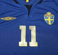 2004/05 Larsson #11 Sweden Vintage Umbro L/S Away Football Shirt (M)(2004 05 Larsson 11 Sweden Vintage Umbro L S Away Football Shirt L) 5 2004/05 Larsson #11 Sweden Vintage Umbro L/S Away Football Shirt (M)(2004 05 Larsson 11 Sweden Vintage Umbro L S Away Football Shirt L) -Football Shirt Collective 2004 05 larsson 11 sweden vintage umbro l s away football shirt m 43481100910839