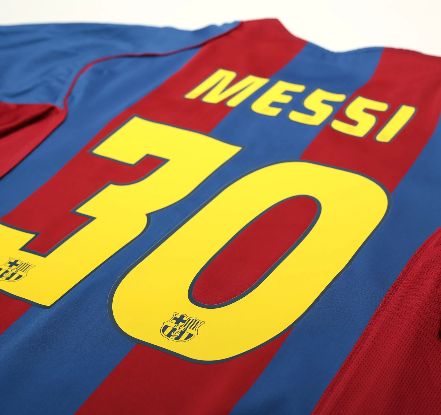 2004/05 Messi #30 Barcelona Vintage Nike Home Football Shirt (XXL)(2004 05 messi 30 barcelona vintage nike home football shirt xxl 1) 2004/05 Messi #30 Barcelona Vintage Nike Home Football Shirt (XXL)(2004 05 Messi 30 Barcelona Vintage Nike Home Football Shirt Xxl 1) -Football Shirt Collective 2004 05 messi 30 barcelona vintage nike home football shirt xxl 72354220704118 scaled