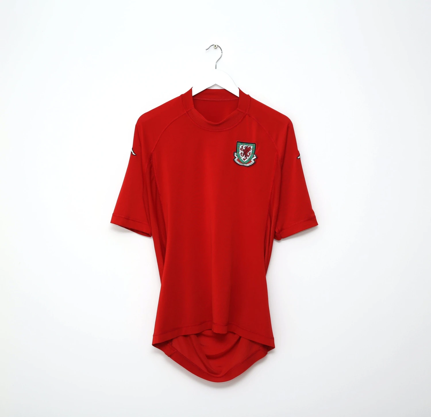 2004/06 WALES Vintage KAPPA Home Football Shirt Jersey (L/XL)(2004 06 wales vintage kappa home football shirt jersey l xl) 2004/06 WALES Vintage KAPPA Home Football Shirt Jersey (L/XL)(2004 06 Wales Vintage Kappa Home Football Shirt Jersey L Xl) -Football Shirt Collective 2004 06 wales vintage kappa home football shirt jersey l xl 40866050048247 scaled