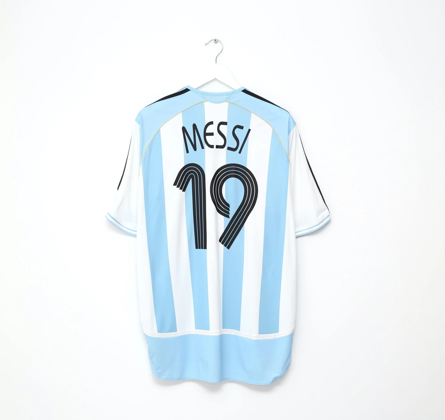 2005/07 MESSI #19 Argentina Vintage adidas Home Football Shirt (L) WC 2006(2005 07 messi 19 argentina vintage adidas home football shirt l wc 2006) 2005/07 MESSI #19 Argentina Vintage Adidas Home Football Shirt (L) WC 2006(2005 07 Messi 19 Argentina Vintage Adidas Home Football Shirt L Wc 2006) -Football Shirt Collective 2005 07 messi 19 argentina vintage adidas home football shirt l wc 2006 42850766979319 scaled