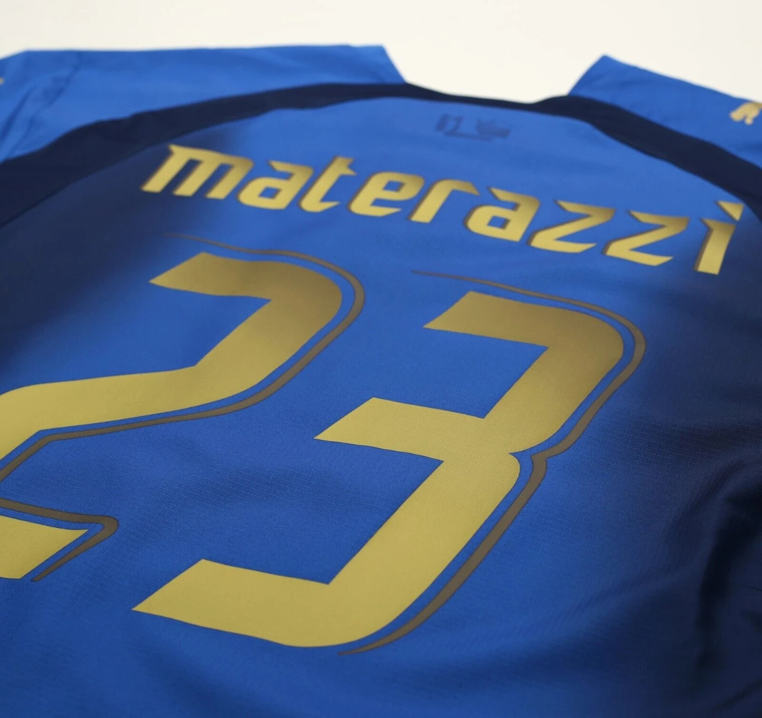 2006 MATERAZZI #23 Italy Vintage PUMA Home Football Shirt (XXL) WC 2006(2006 materazzi 23 italy vintage puma home football shirt xxl wc 2006) 2006 MATERAZZI #23 Italy Vintage PUMA Home Football Shirt (XXL) WC 2006(2006 Materazzi 23 Italy Vintage Puma Home Football Shirt Xxl Wc 2006) -Football Shirt Collective 2006 materazzi 23 italy vintage puma home football shirt xxl wc 2006 42850550644983