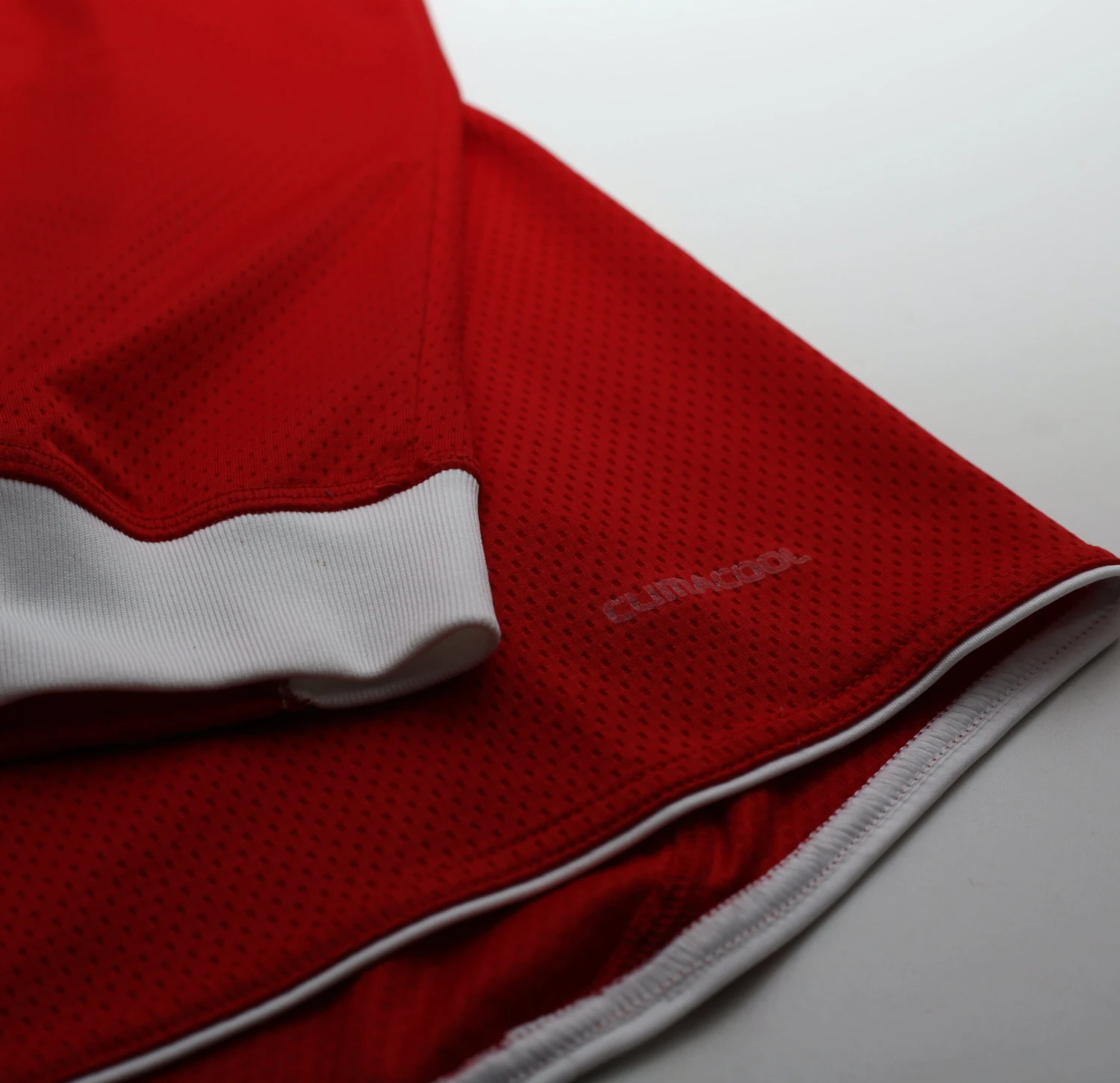 2009/10 Bayern Munich Adidas Long Sleeve Home Shirt (M)(1995 97 bayern munich home shirt) 2009/10 Bayern Munich Adidas Long Sleeve Home Shirt (M)(1995 97 Bayern Munich Home Shirt) -Football Shirt Collective 2009 10 bayern munich adidas long sleeve home shirt m 40914502189303 scaled