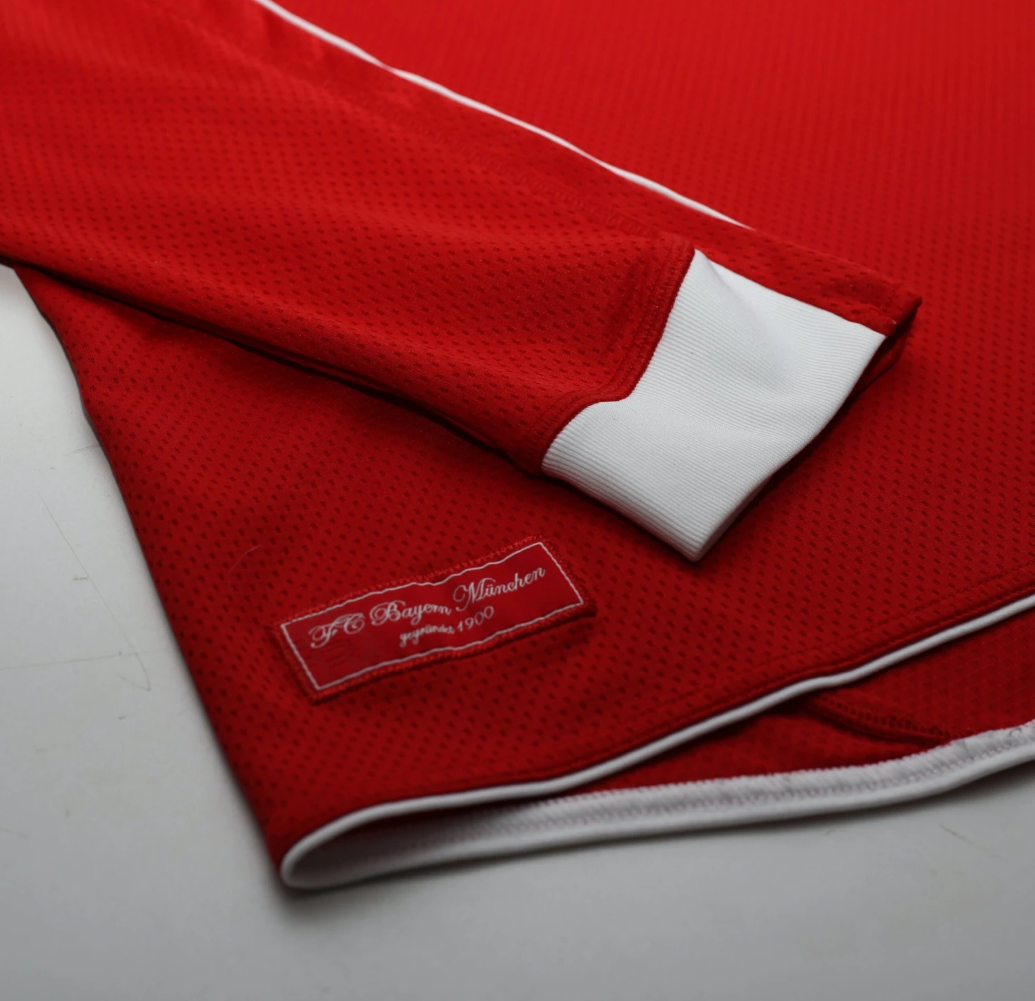 2009/10 Bayern Munich Adidas Long Sleeve Home Shirt (M)(1995 97 bayern munich home shirt) 2009/10 Bayern Munich Adidas Long Sleeve Home Shirt (M)(1995 97 Bayern Munich Home Shirt) -Football Shirt Collective 2009 10 bayern munich adidas long sleeve home shirt m 40914502385911 scaled