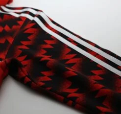 2015 MANCHESTER UNITED Retro Adidas Originals Hoodie (M)(2015 Manchester United Retro Adidas Originals Hoodie M) -Football Shirt Collective 2015 manchester united retro adidas originals hoodie m 1182454890