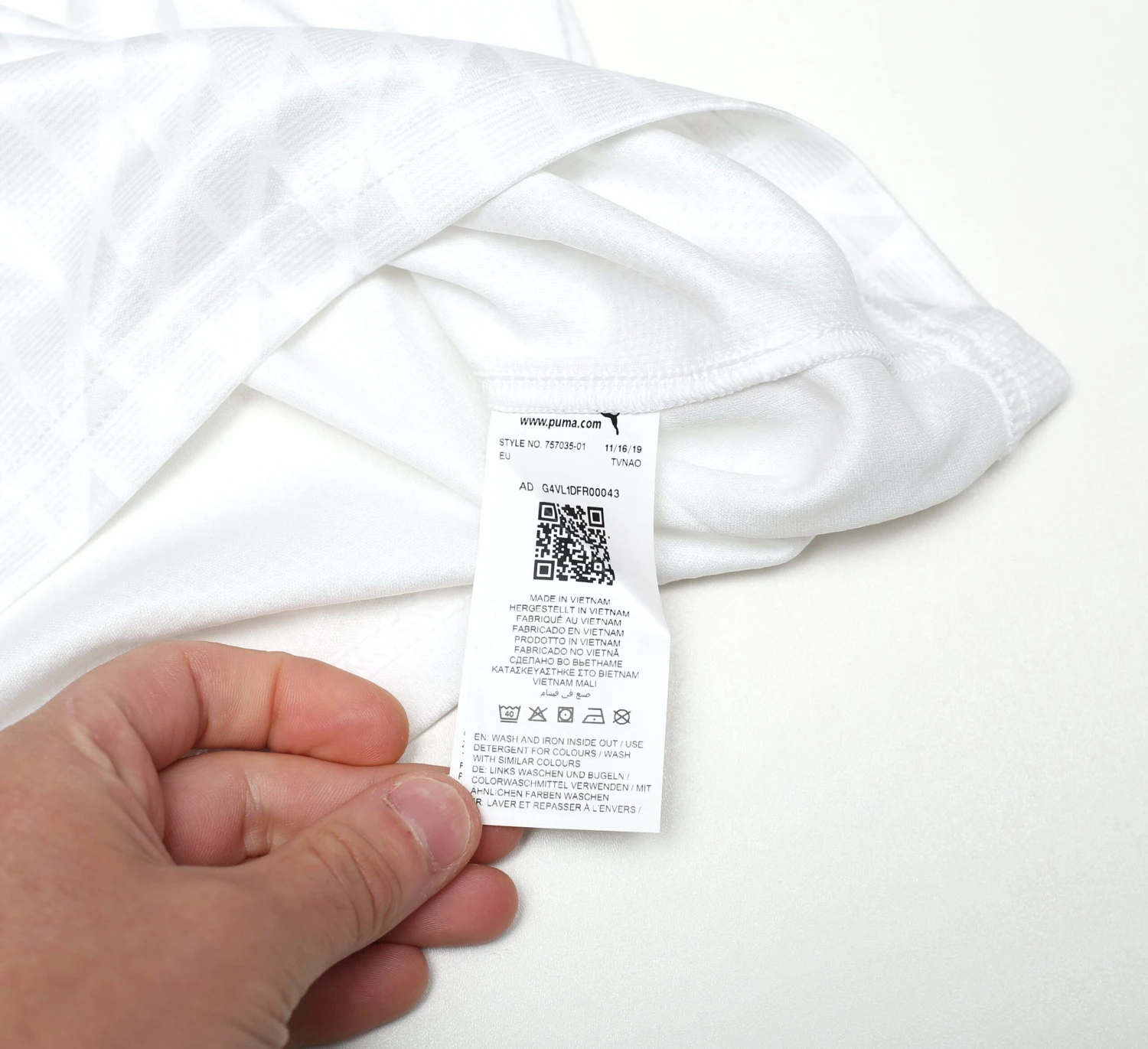 2020/21 MARSEILLE PUMA Home Football Shirt (S) BNWT(Copy of 2002 03 marseille vintage adidas home football shirt jersey s) 2020/21 MARSEILLE PUMA Home Football Shirt (S) BNWT(Copy Of 2002 03 Marseille Vintage Adidas Home Football Shirt Jersey S) -Football Shirt Collective 2020 21 marseille puma home football shirt s 40133218533623 scaled